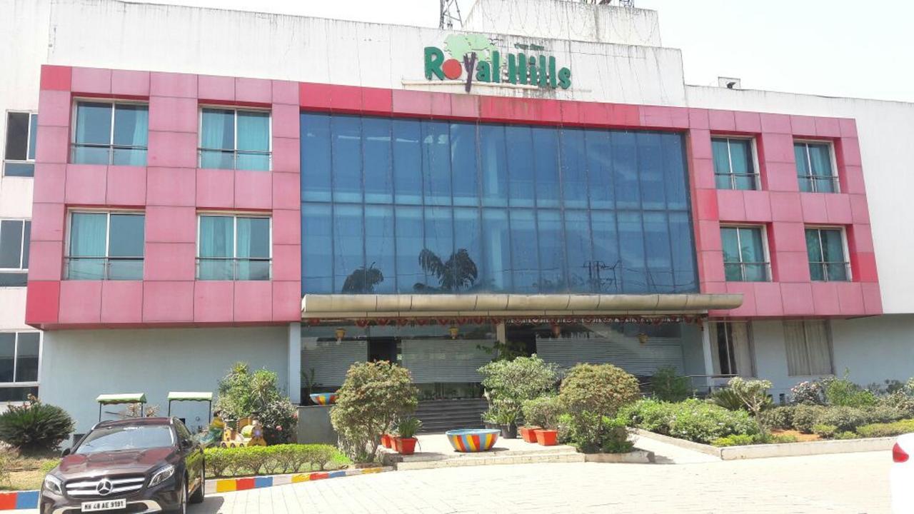 Royal Hills Hotel Bapane Buitenkant foto