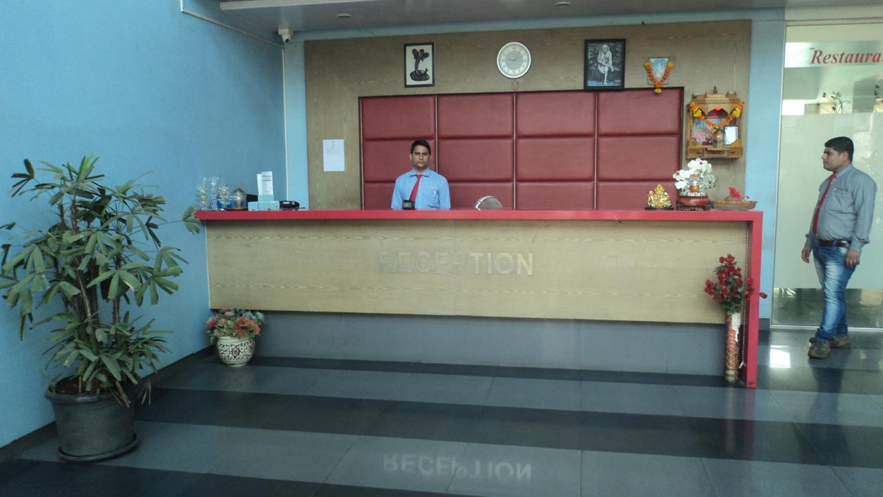 Royal Hills Hotel Bapane Buitenkant foto